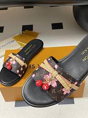 Louis Vuitton Women's Slides LV3117 - 6