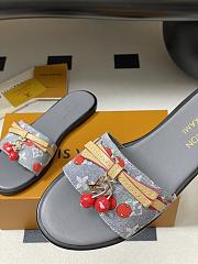 Louis Vuitton Women's Slides LV4116 - 4