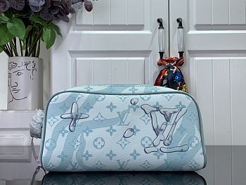 Louis Vuitton Toiletry Bag M8237A Size 28x15x16cm