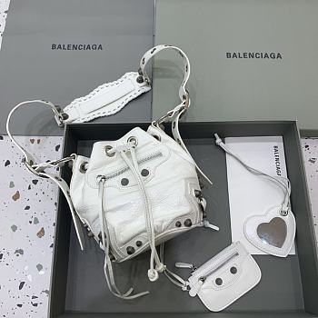 Balenciaga Bucket Bag B2510 Size 20x15x17cm