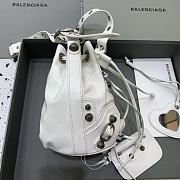 Balenciaga Bucket Bag B2510 Size 20x15x17cm - 3