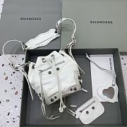 Balenciaga Bucket Bag B2510 Size 20x15x17cm - 2