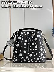 LV x YK NéoNoé Bag M45265 Size 26x26x17cm - 1