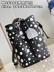 LV x YK NéoNoé Bag M45265 Size 26x26x17cm - 6
