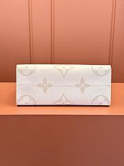 LV OnTheGo Bag M02680 Size 35x27x14cm - 2