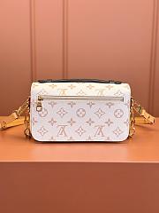 LV Pochette Métis East West Bag M9220 Size 21x13x6cm - 4