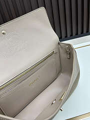 New Release 2026 maxi flapbag , grained calfskin & silver metal_Grey Beige 29x10x18 cm - 5