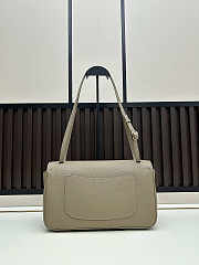 New Release 2026 maxi flapbag , grained calfskin & silver metal_Grey Beige 29x10x18 cm - 3