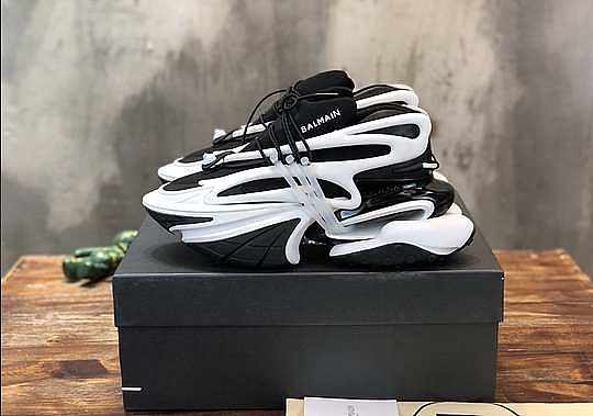 Balmain Unicorn Low-Top Black White AM1VJ309KNOC / AN0VF724KNOC - 1