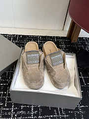 Balenciaga Dumbo Mule Worn-Out Beige 852708 WCB42 9099 - 1