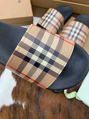 Burberry Rubber Furley Vintage Checked Slides in beige - 2