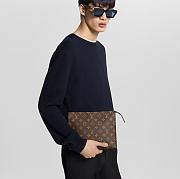 LV Toilet Pouch M83547 20 x 25 x 5.5 cm - 6